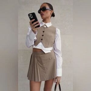 NWT ZARA pinstripe box pleat skirt